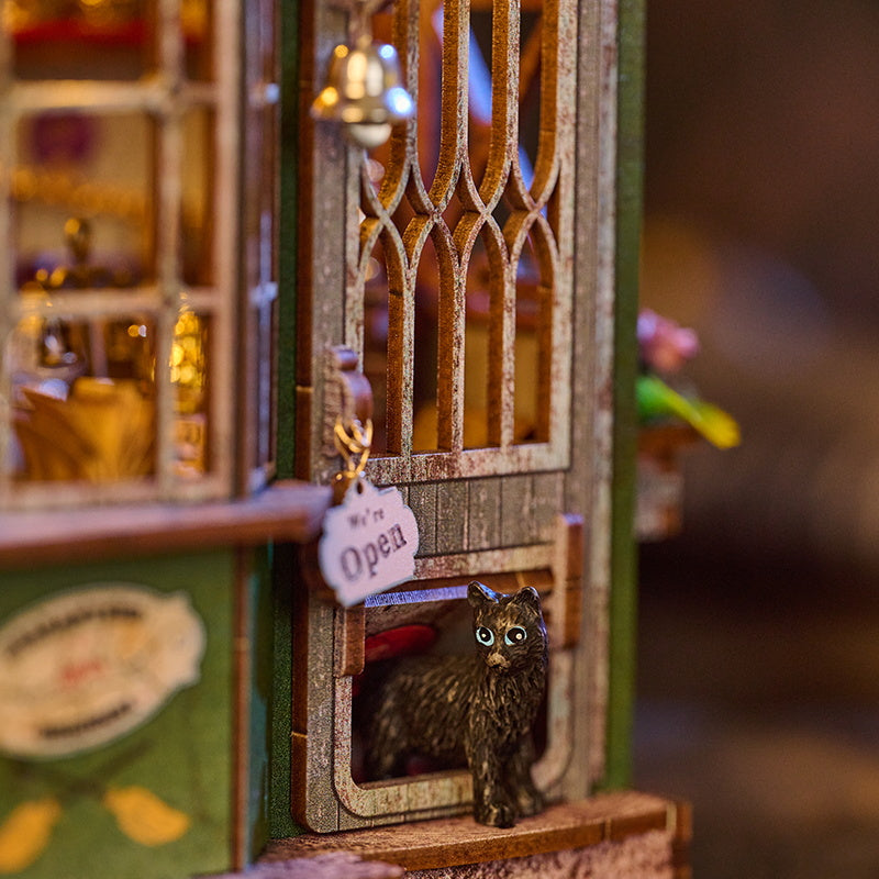 Knowme booknook series SL-35 - Magic Shop