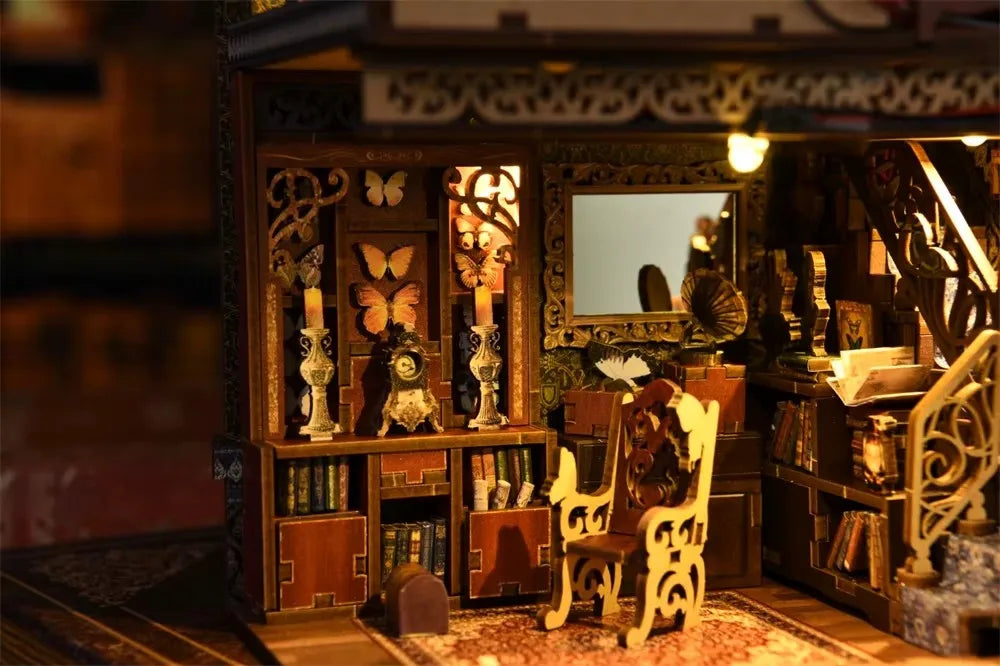 Hamaileon YM-03 Butterfly Collection Room Book Nook with LED Lights