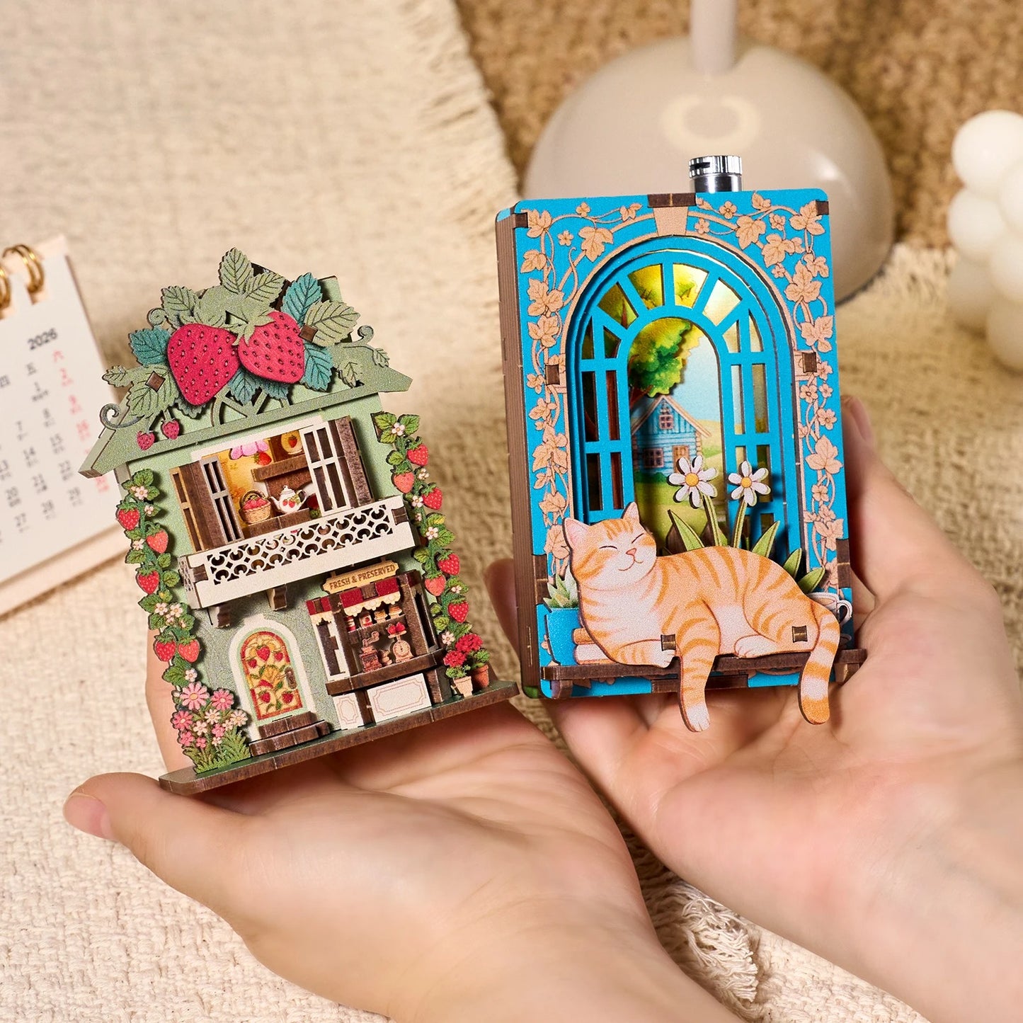 Hamaileon RFM06 Kitten-Themed Street Corner Mini House Fridge Magnet.